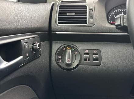 Volkswagen - Touran