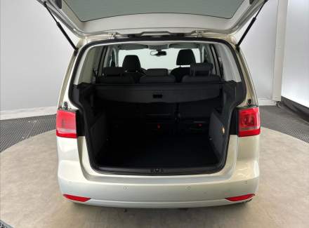 Volkswagen - Touran