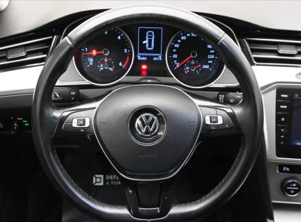 Volkswagen - Passat