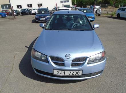 Nissan - Almera
