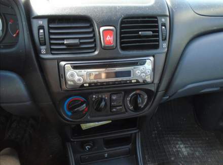 Nissan - Almera