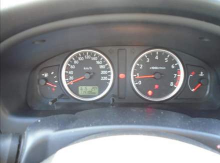 Nissan - Almera
