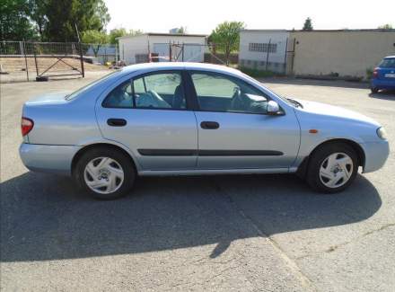 Nissan - Almera
