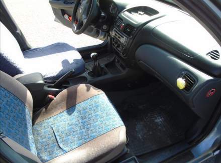 Nissan - Almera