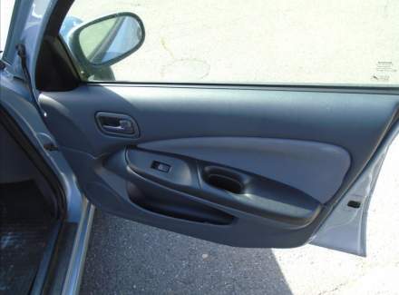 Nissan - Almera