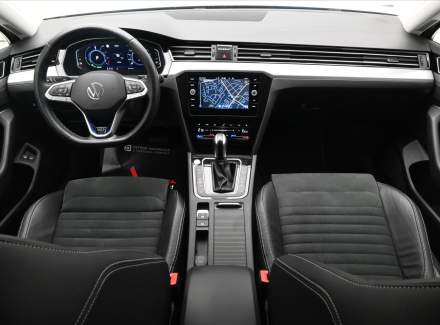 Volkswagen - Passat