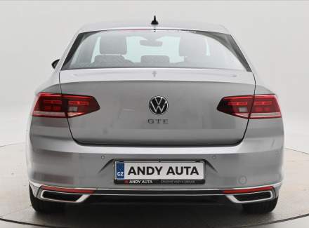 Volkswagen - Passat