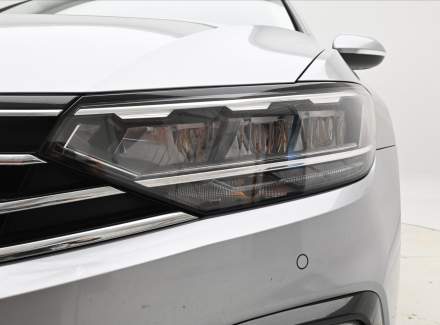 Volkswagen - Passat