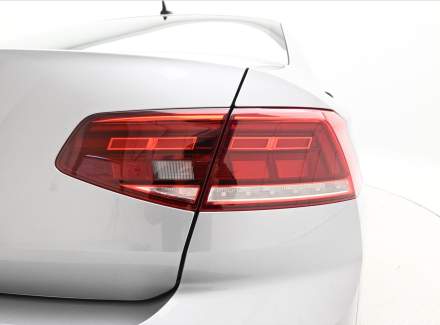 Volkswagen - Passat