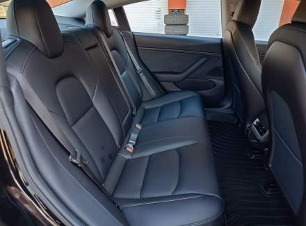 Tesla - Model 3