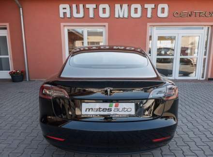 Tesla - Model 3