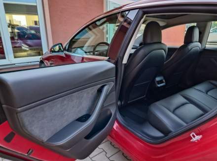 Tesla - Model 3