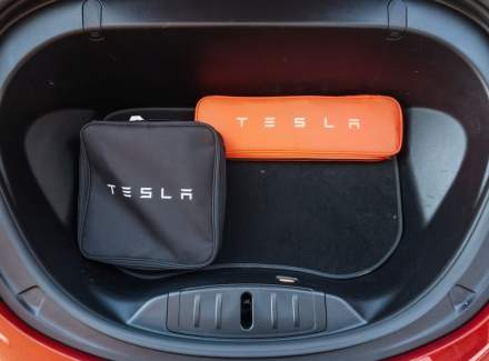 Tesla - Model 3
