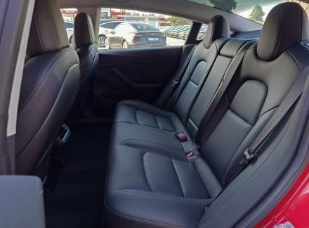Tesla - Model 3
