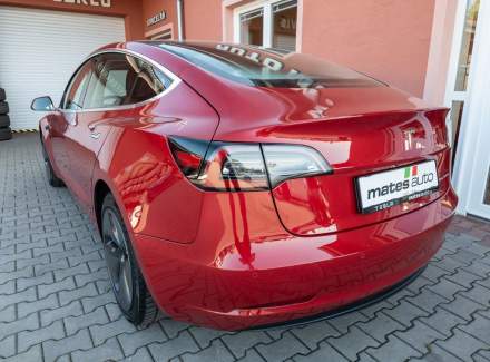 Tesla - Model 3