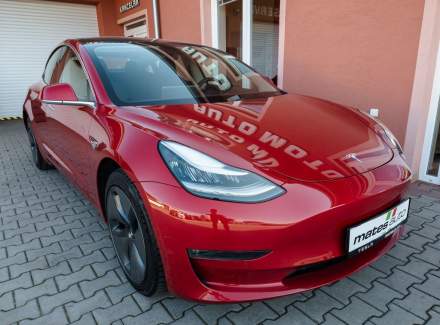 Tesla - Model 3