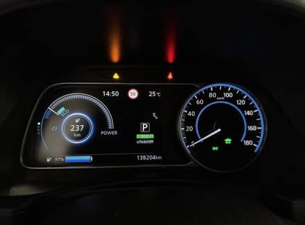 Nissan - Leaf