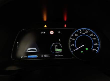 Nissan - Leaf