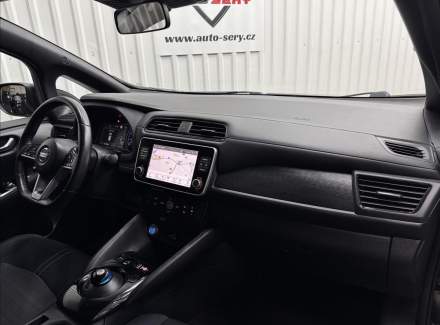 Nissan - Leaf