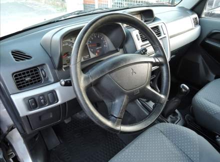 Mitsubishi - Pajero