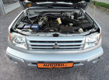 Mitsubishi - Pajero
