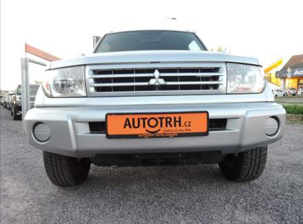 Mitsubishi - Pajero