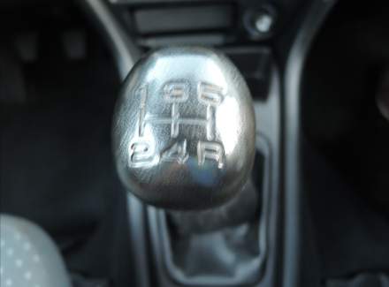 Mitsubishi - Pajero