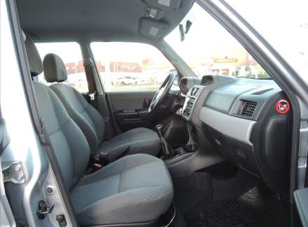 Mitsubishi - Pajero