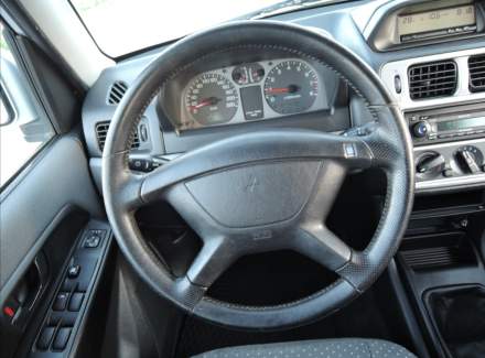 Mitsubishi - Pajero