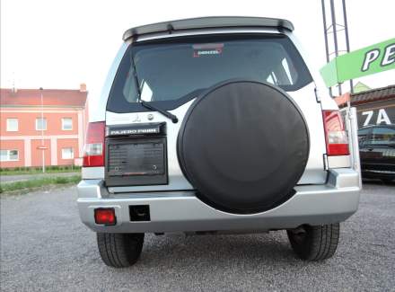 Mitsubishi - Pajero