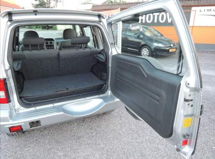 Mitsubishi - Pajero