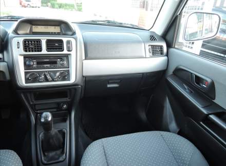 Mitsubishi - Pajero