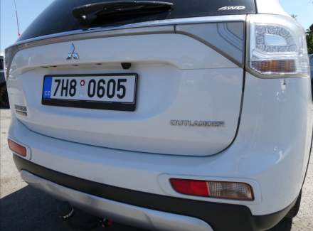 Mitsubishi - Outlander