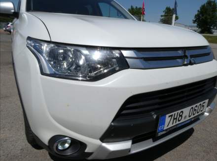Mitsubishi - Outlander