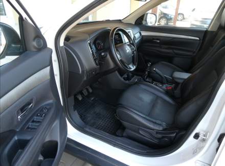 Mitsubishi - Outlander