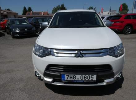 Mitsubishi - Outlander