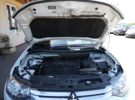 Mitsubishi - Outlander