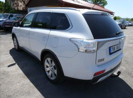 Mitsubishi - Outlander