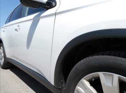 Mitsubishi - Outlander