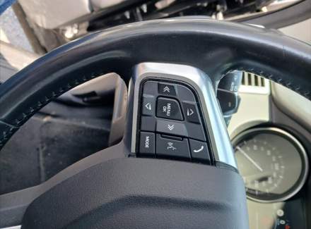 Land Rover - Discovery Sport