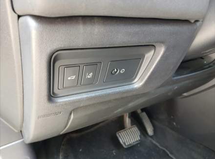 Land Rover - Discovery Sport