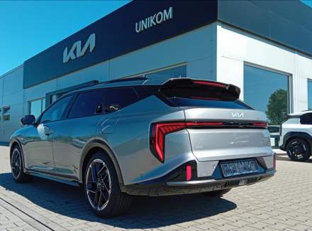 Kia - K4