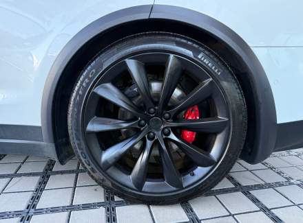 Tesla - Model X