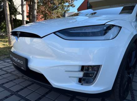 Tesla - Model X