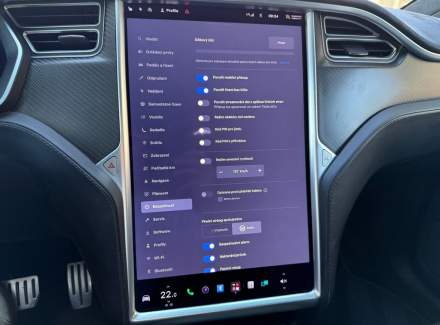 Tesla - Model X