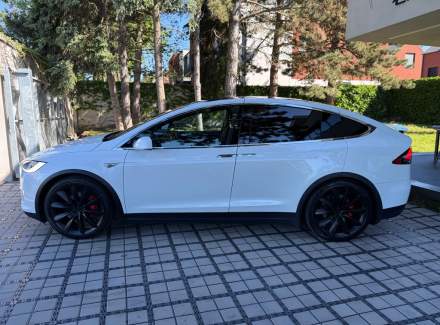 Tesla - Model X
