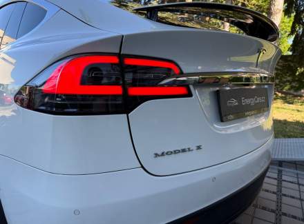 Tesla - Model X