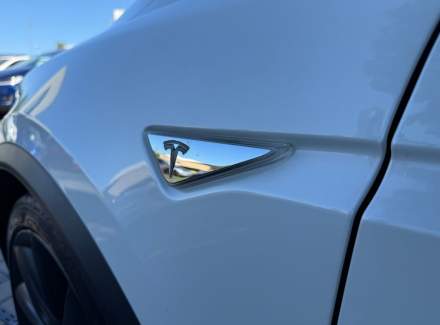 Tesla - Model X
