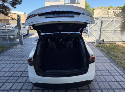 Tesla - Model X