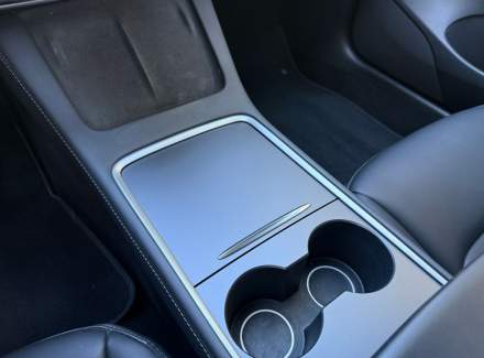 Tesla - Model 3